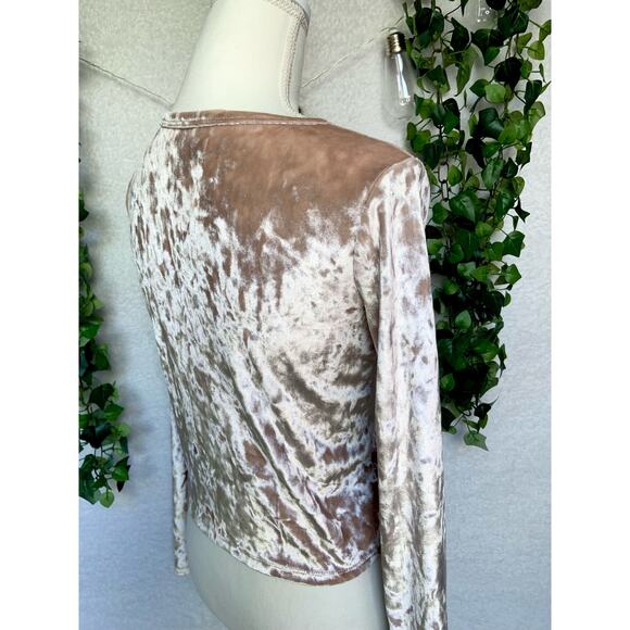Hollister Beige Nude Velour Crop Top With Chest Opening Women's size Small - Picture 9 of 11